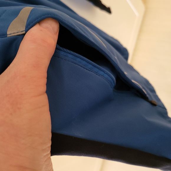 REDUCED!! High performance Halti soft-shell top men's S-M or women's M, - Picture 3 of 10